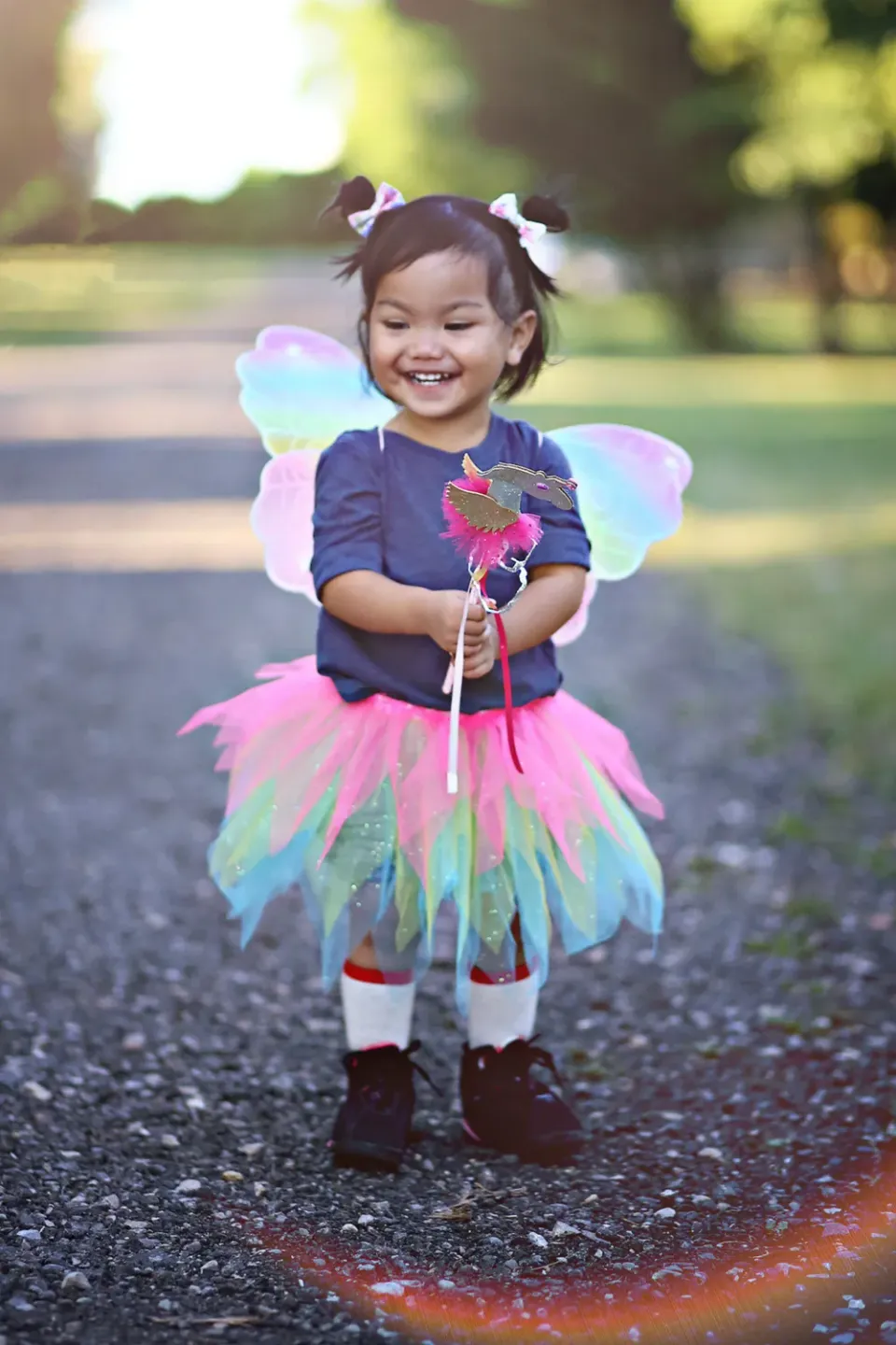 Great Pretenders Neon Rainbow gonna tutu con ali e bacchetta 5-6 anni