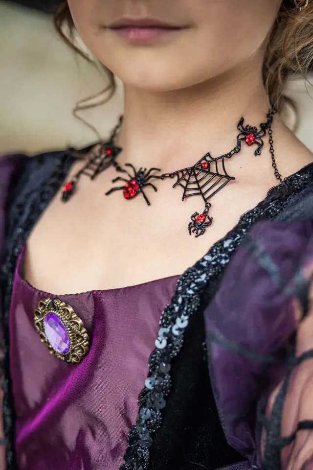 Great Pretenders Tangled Web collana ragnatela Halloween