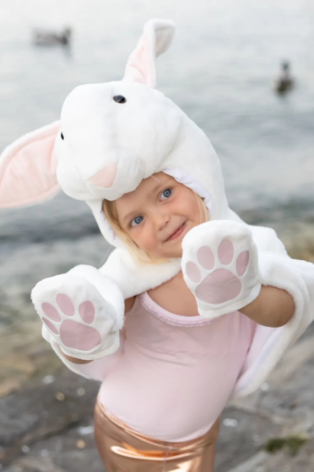 Great Pretenders Bunny Cuddle Cape mantello coniglio