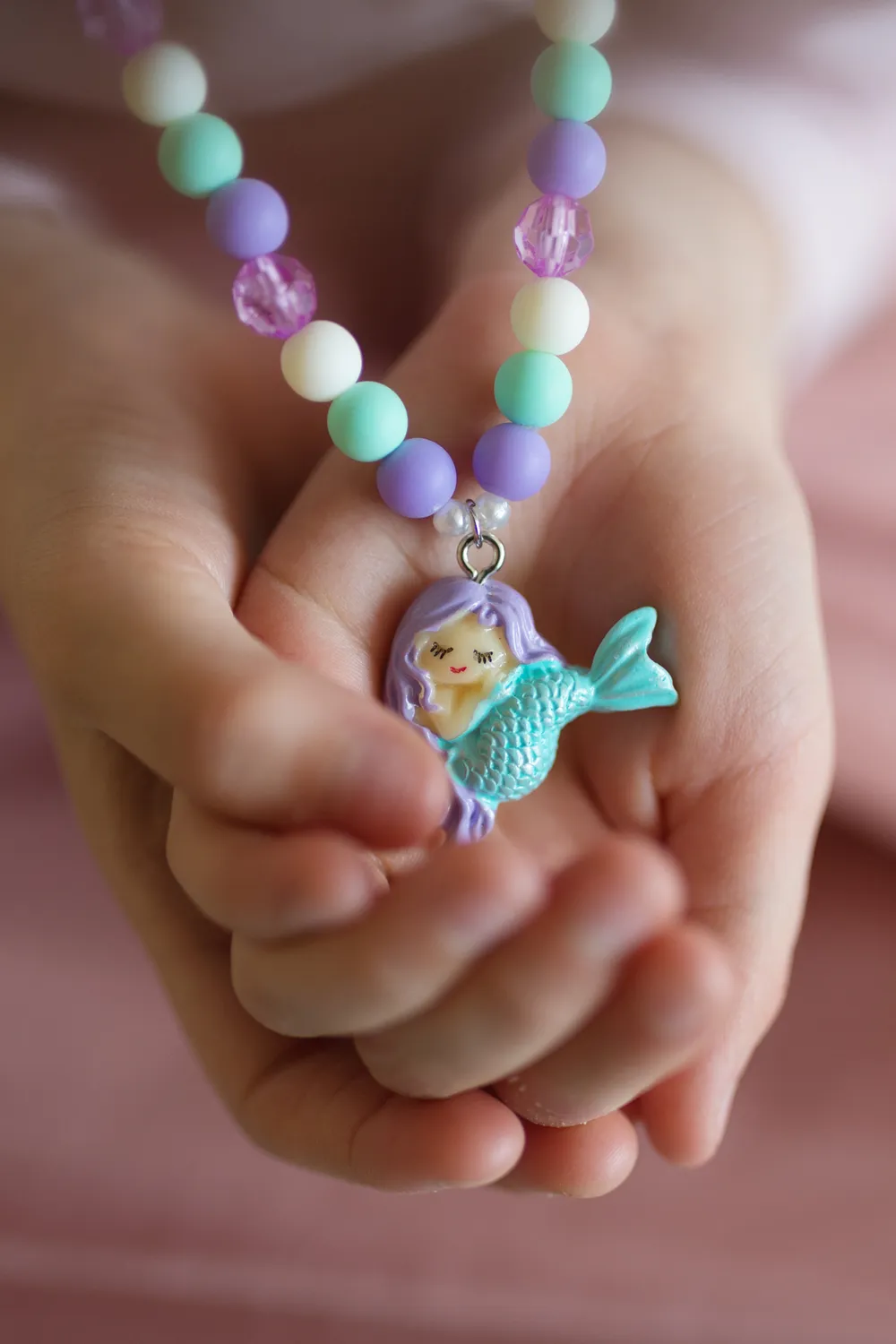 Great Pretenders Matte Mermaid Necklace collana sirena colori assortiti
