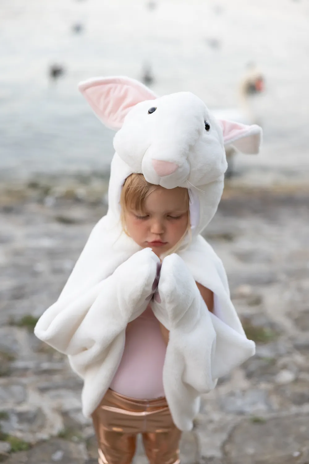 Great Pretenders Bunny Cuddle Cape mantello coniglio
